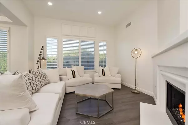 Costa Mesa, CA 92626,3120 Tara