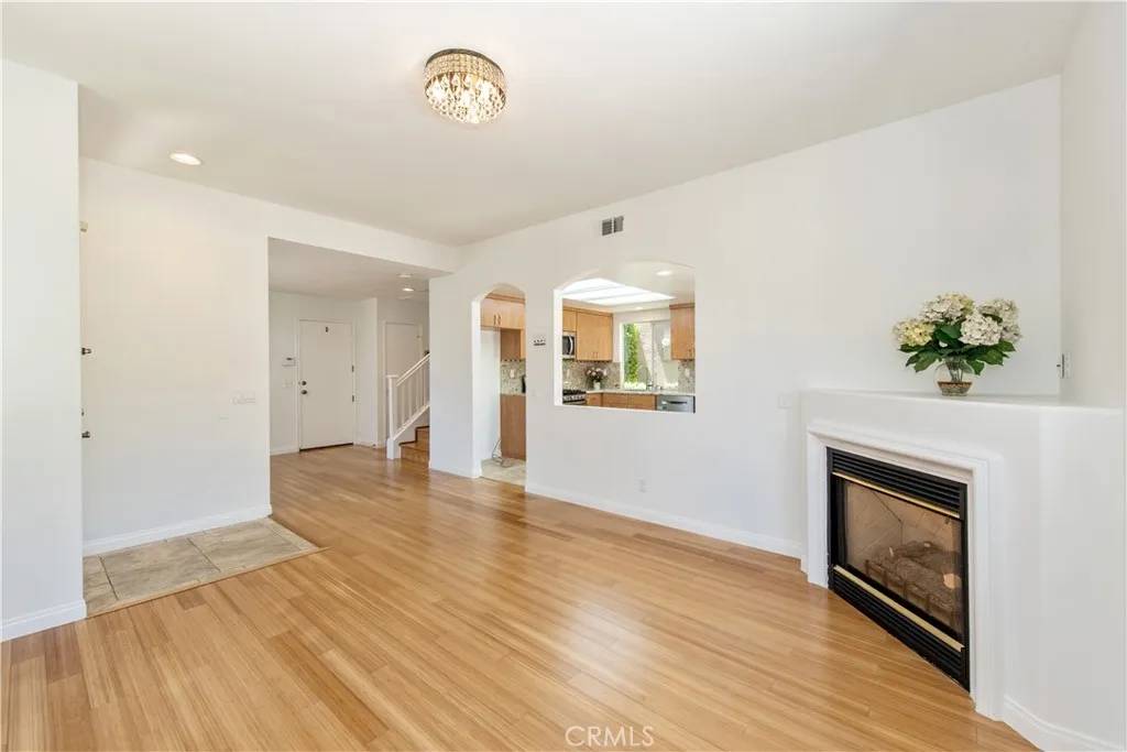 Lake Forest, CA 92610,120 Rue Monet