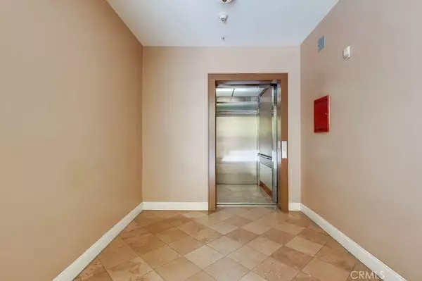 North Hollywood, CA 91605,6938 Laurel Canyon Boulevard #101