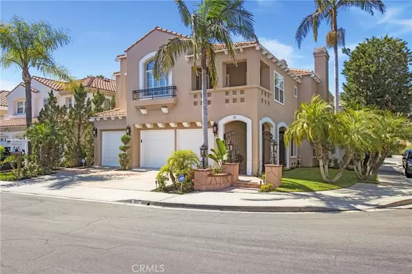 25 Santa Maria, Lake Forest, CA 92610