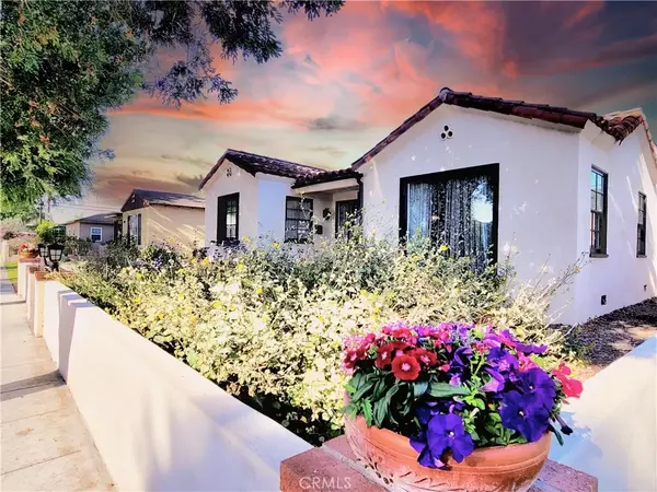 2427 Pine Avenue, Long Beach, CA 90806