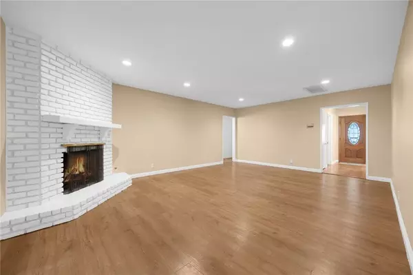 Lakewood, CA 90713,4159 Redline Drive