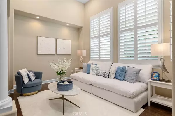 Huntington Beach, CA 92649,17472 Oakbluffs Lane