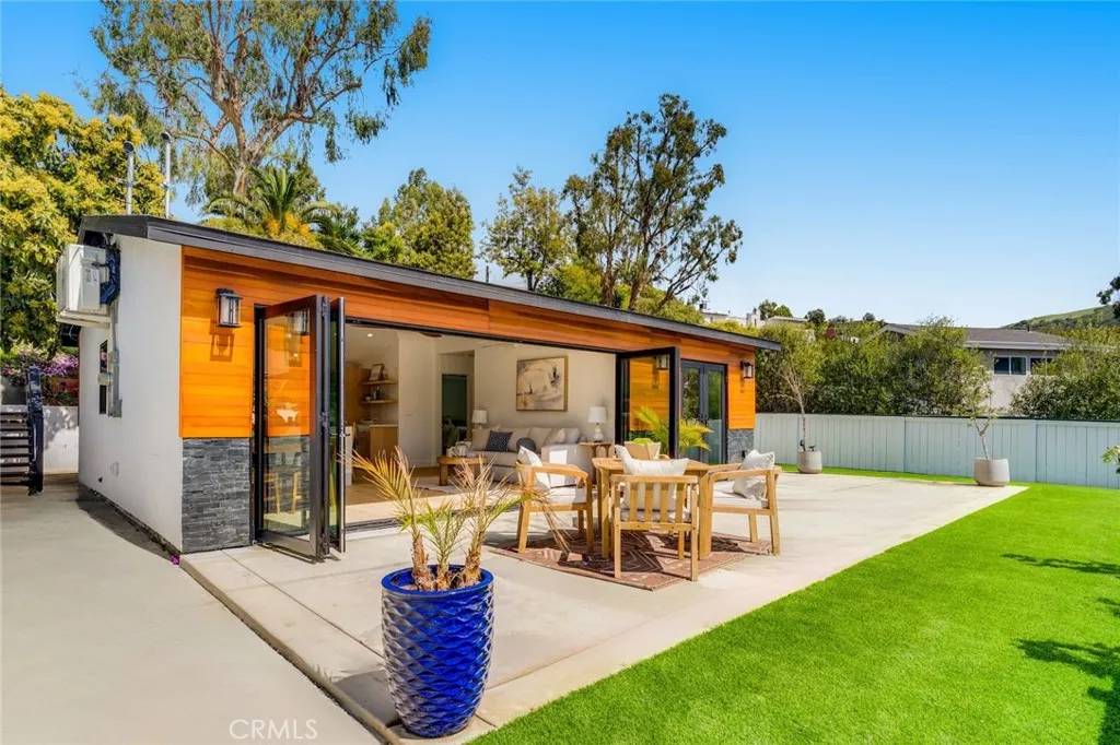1480 Bluebird Canyon Drive, Laguna Beach, CA 92651