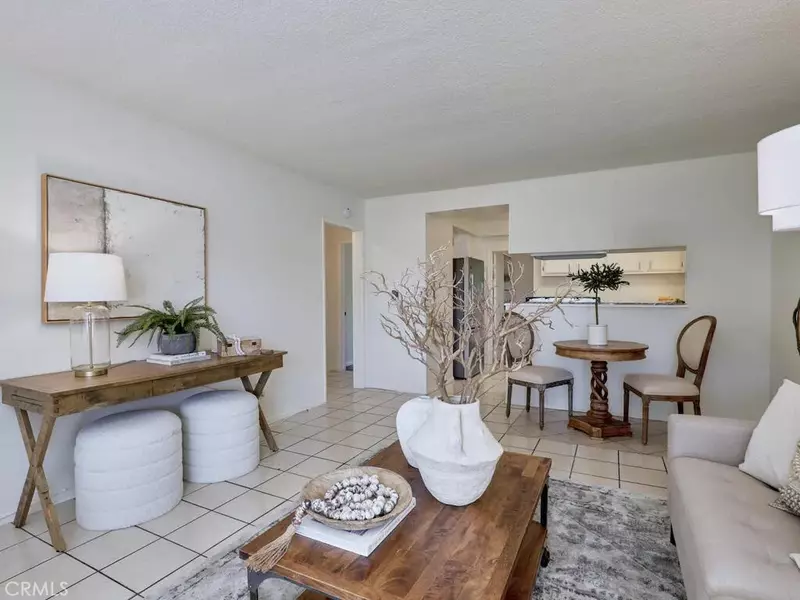 17121 Mcfadden Avenue #11, Tustin, CA 92780