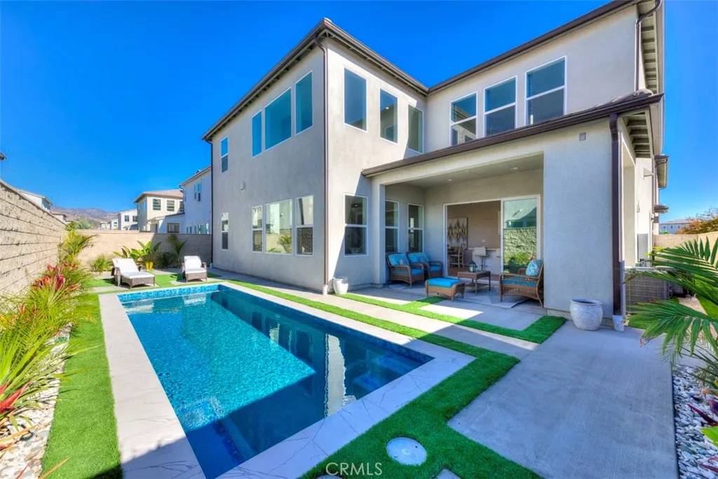 111 Edna Parkway, Lake Forest, CA 92630