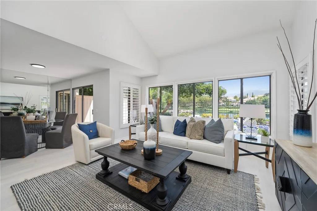 Rancho Santa Margarita, CA 92688,16 Vista Lago #22
