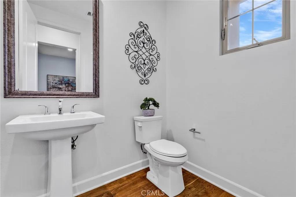 Irvine, CA 92602,66 English Saddle