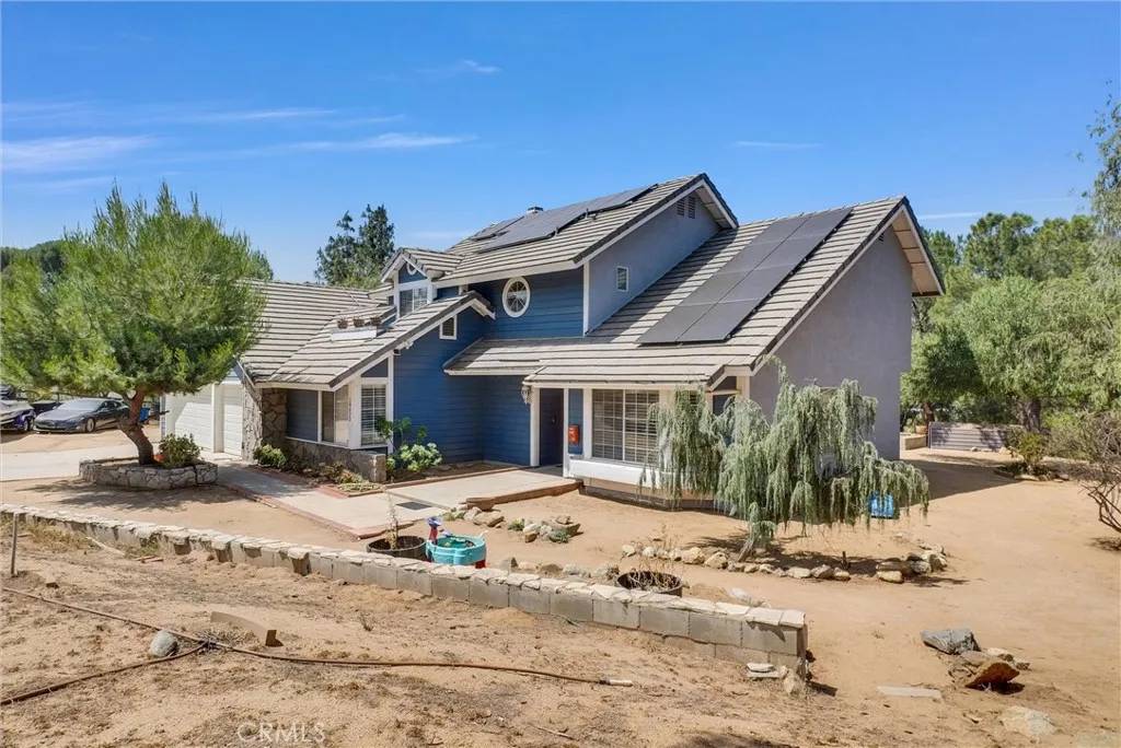 Riverside, CA 92504,18623 Chickory Drive