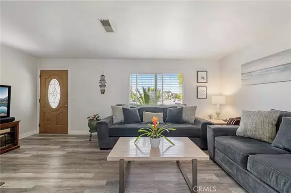 Huntington Beach, CA 92649,16052 Davis Lane