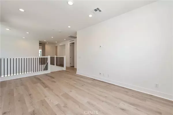 Lake Forest, CA 92630,160 Orange Grove