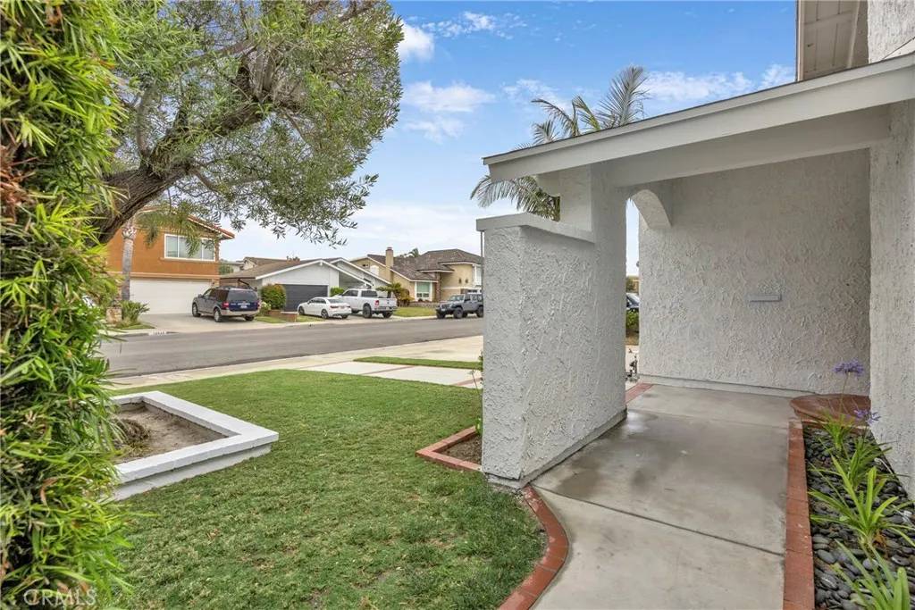 Huntington Beach, CA 92646,20441 Whitetree Circle