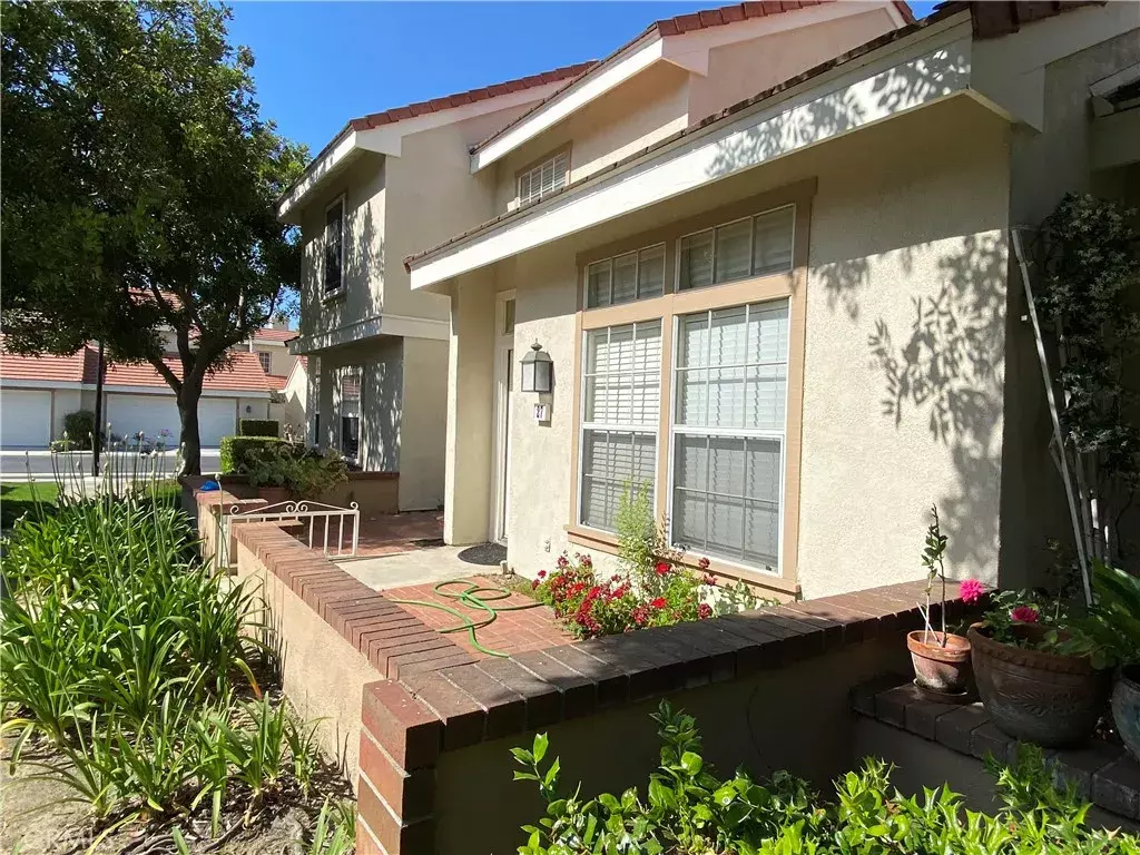 Irvine, CA 92612,27 Dartmouth #26