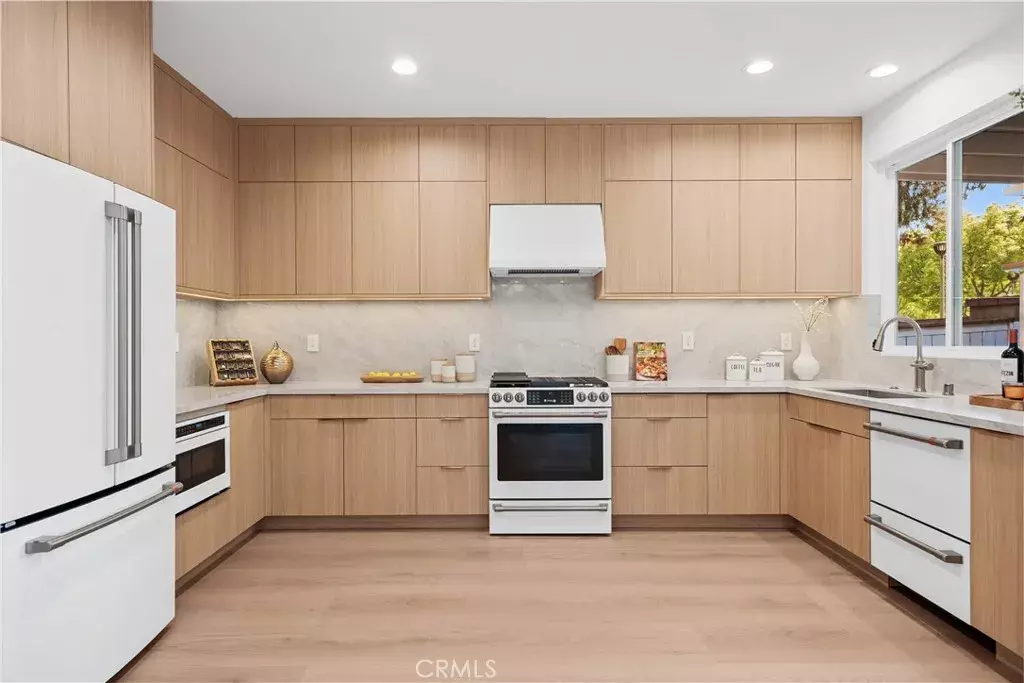 Irvine, CA 92602,33 Winterfield Road