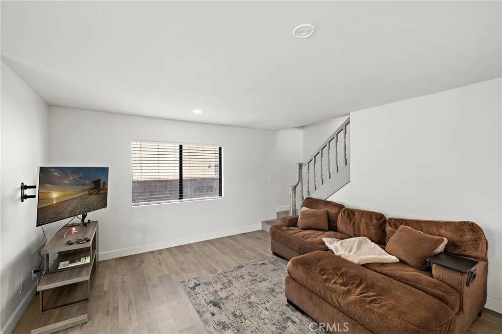 Los Alamitos, CA 90720,4292 Howard Avenue