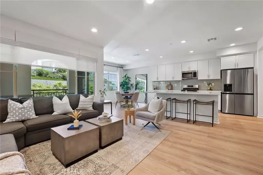 Lake Forest, CA 92610,305 Blackrock