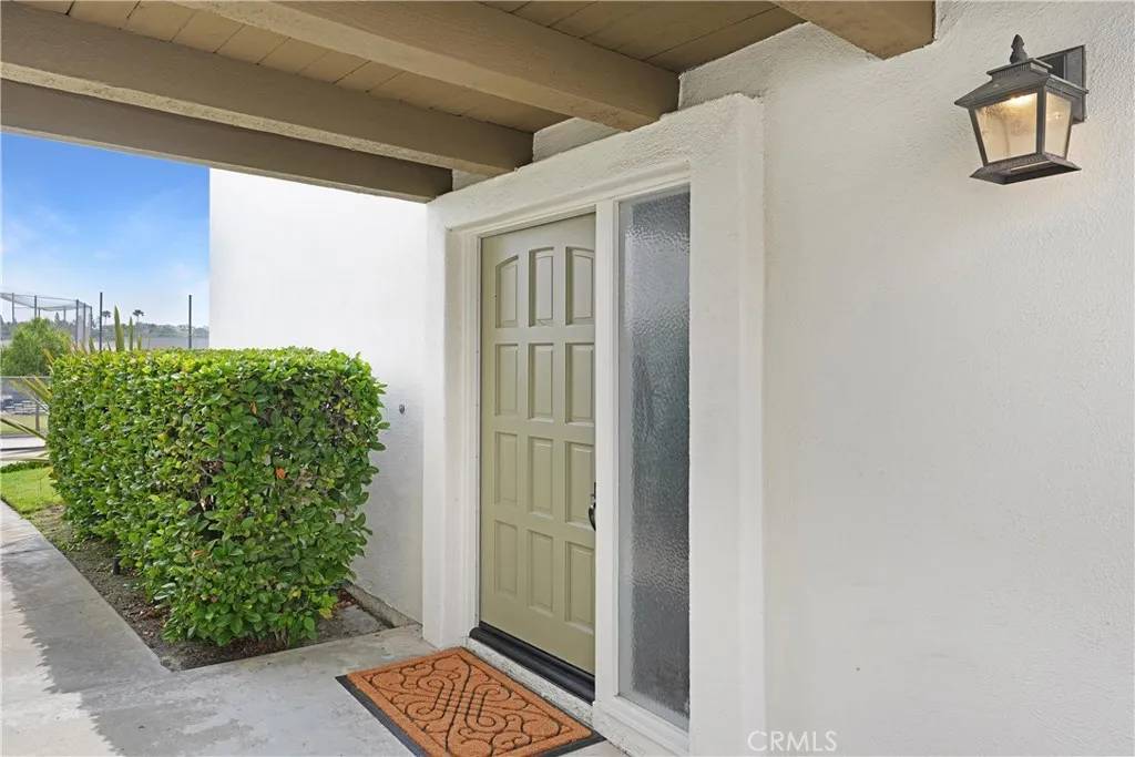 Newport Beach, CA 92660,2002 Barranca