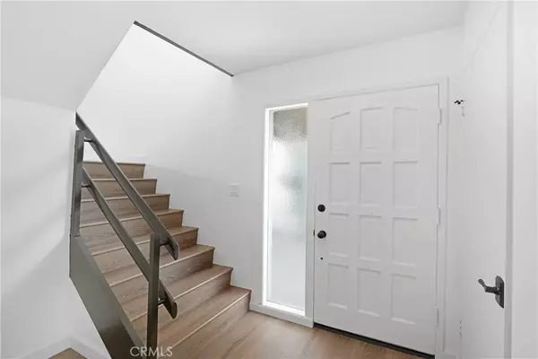 Newport Beach, CA 92660,2002 Barranca