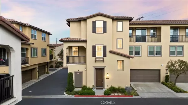 Los Alamitos, CA 90720,10553 Acorn Place