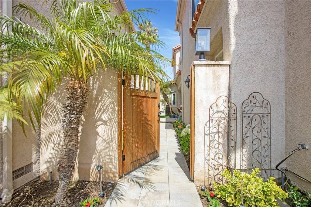 Dana Point, CA 92629,70 Saint Michael