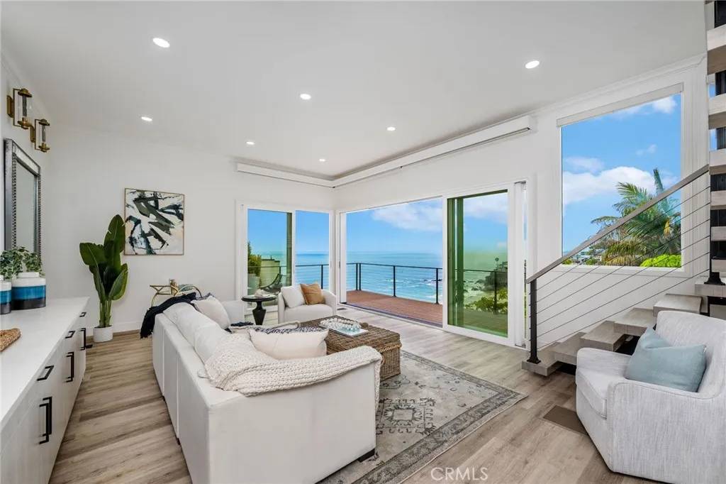 Laguna Beach, CA 92651,32015 Point Place