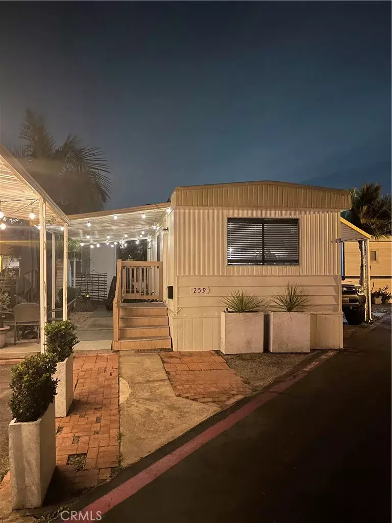 Huntington Beach, CA 92648,80 Huntington Street #259