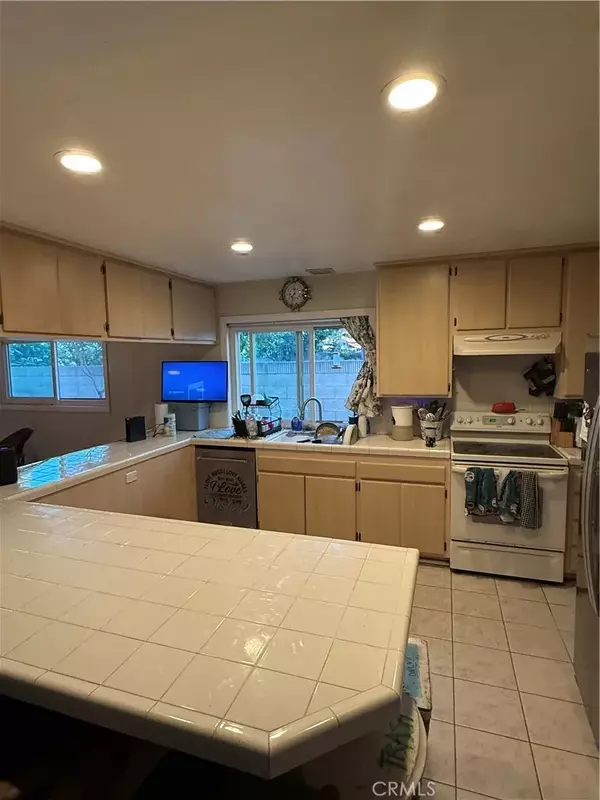 Fountain Valley, CA 92708,17936 Santa Olivia Street