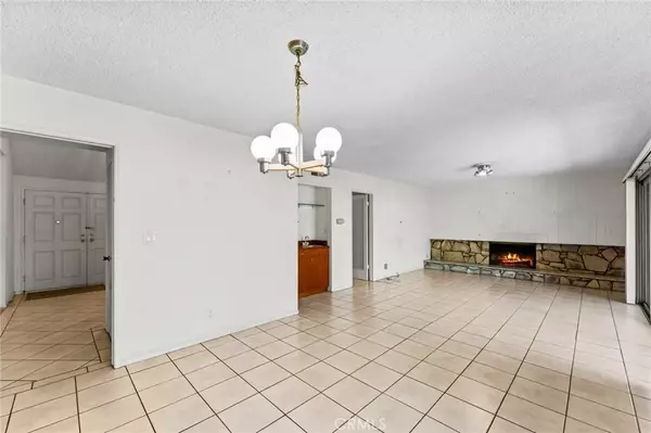 Santa Ana, CA 92704,3109 S Rita Way