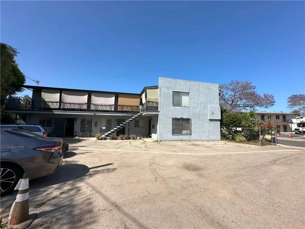 Santa Barbara, CA 93101,622 Kentia Avenue