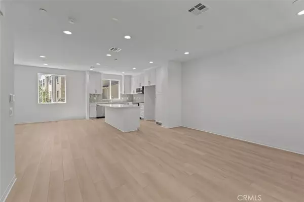 Anaheim, CA 92806,2430 E Lincoln Avenue #4