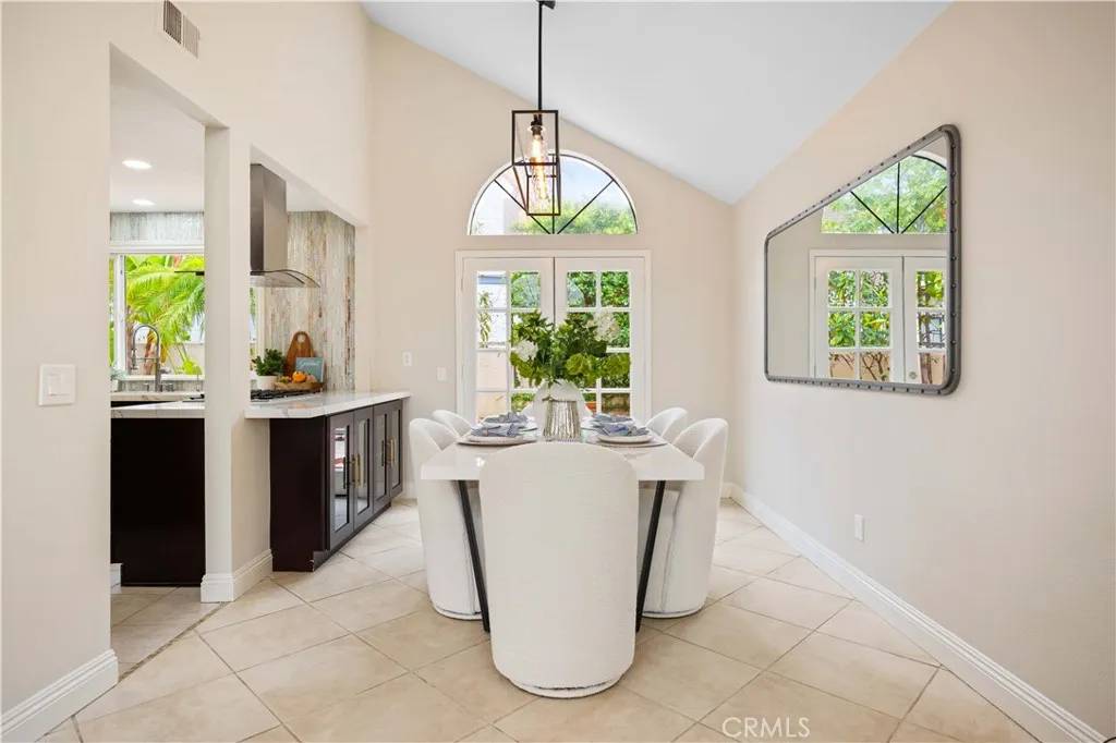 Irvine, CA 92614,20 Chenile