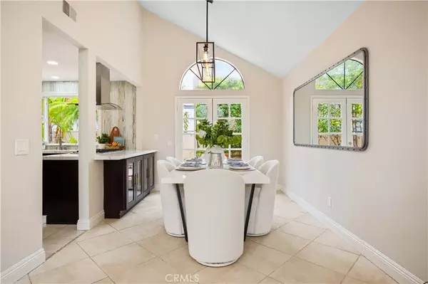 Irvine, CA 92614,20 Chenile
