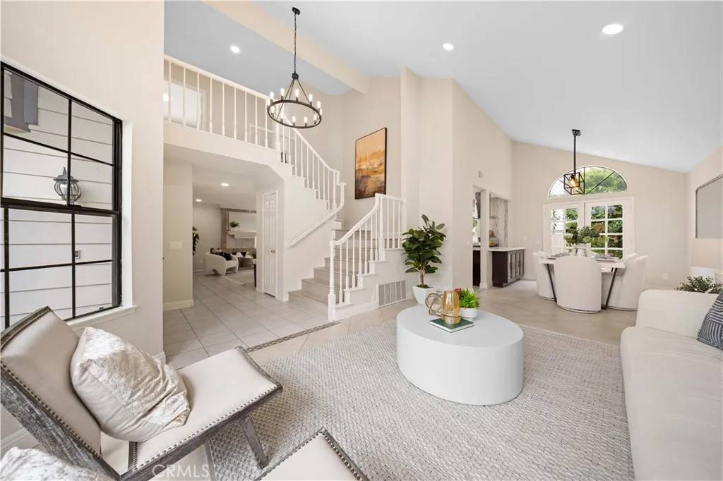 Irvine, CA 92614,20 Chenile