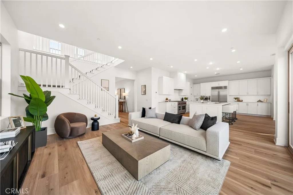 Irvine, CA 92618,312 Brimwood