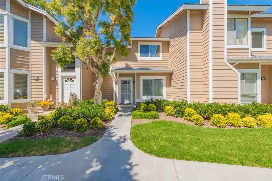 218 Monroe #111, Irvine, CA 92620