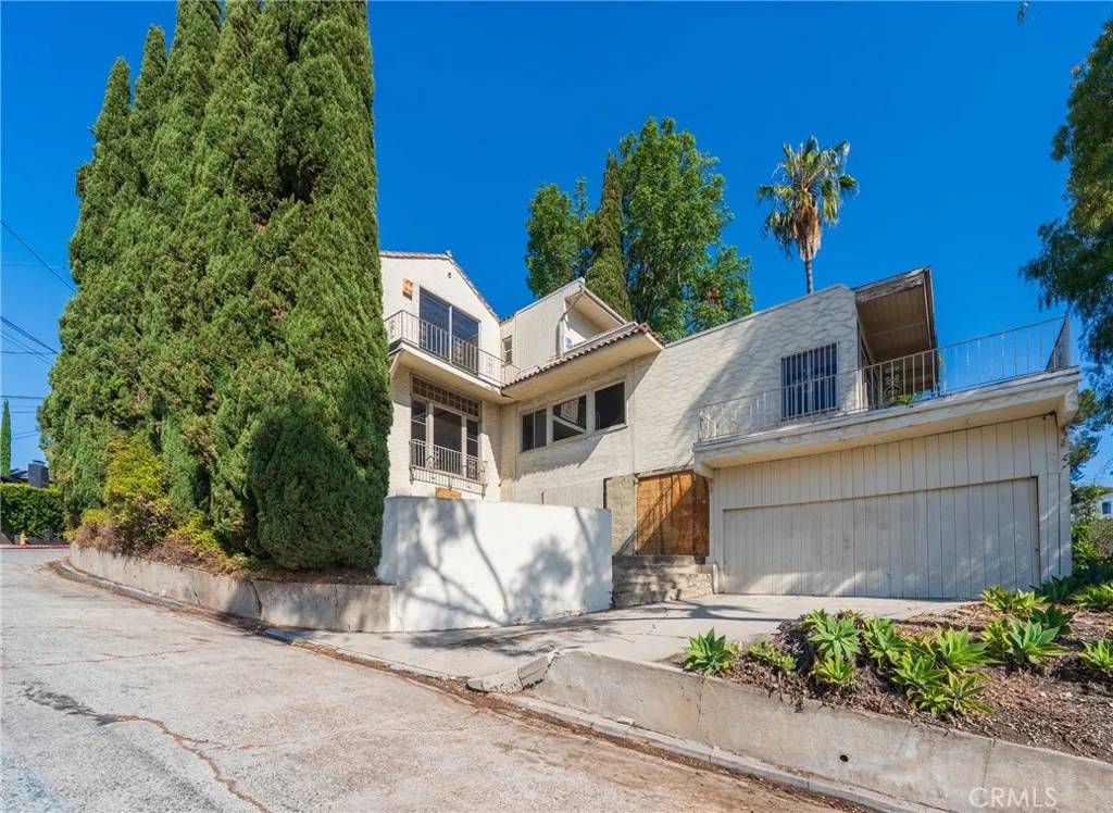 Los Angeles, CA 90068,6245 Scenic Avenue
