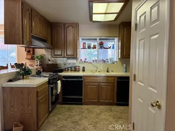 Running Springs, CA 92382,32079 Fern Drive