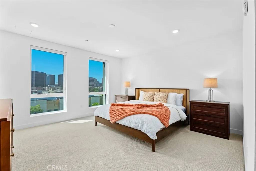 Irvine, CA 92612,1505 Rivington