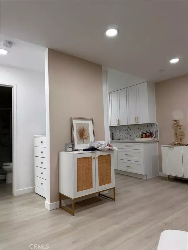 6350 Genesee Avenue #107, San Diego, CA 92122