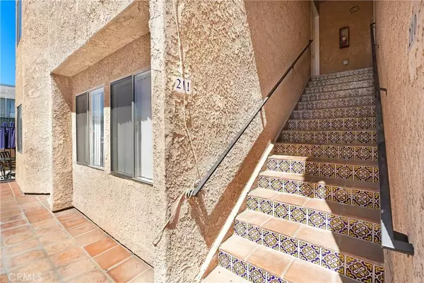 Van Nuys, CA 91406,8020 Langdon Avenue #211