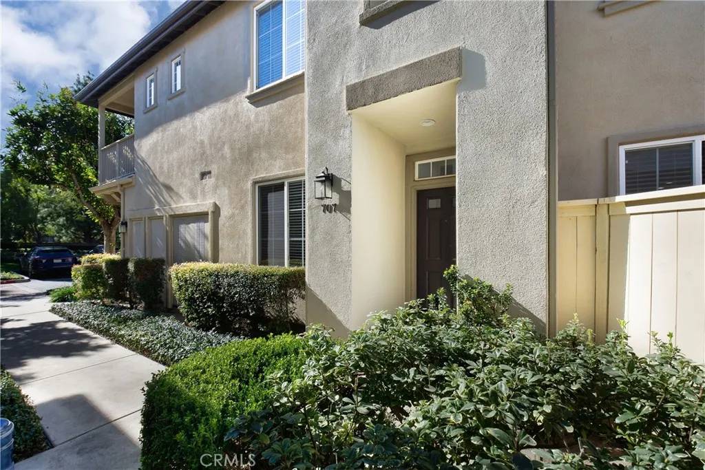 Irvine, CA 92620,707 Yorkshire