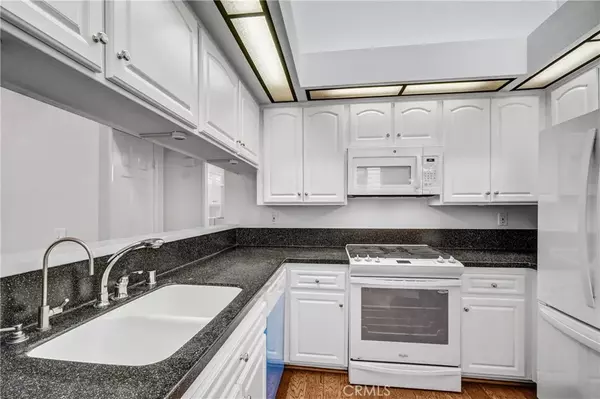 Huntington Beach, CA 92649,5101 Tortuga Drive #211