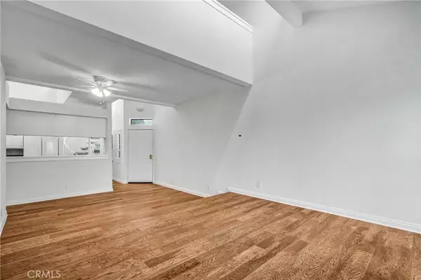 Huntington Beach, CA 92649,5101 Tortuga Drive #211