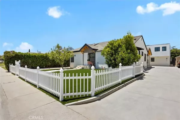 Los Angeles, CA 90045,8313 Kittyhawk Avenue