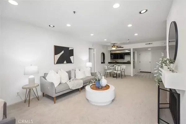 Newport Beach, CA 92663,950 Cagney Lane #107