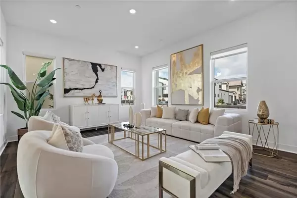 Irvine, CA 92618,392 Baluster