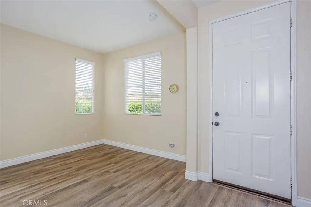 Irvine, CA 92606,77 Saint James