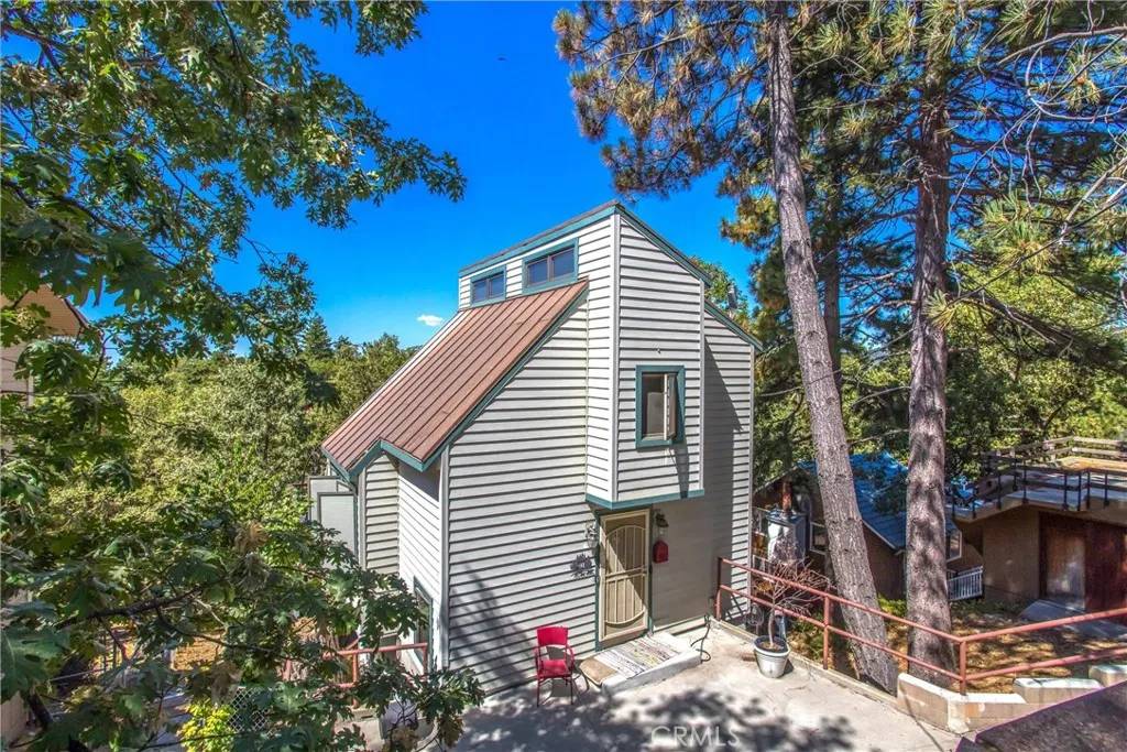 Running Springs, CA 92382,30421 Live Oak Drive