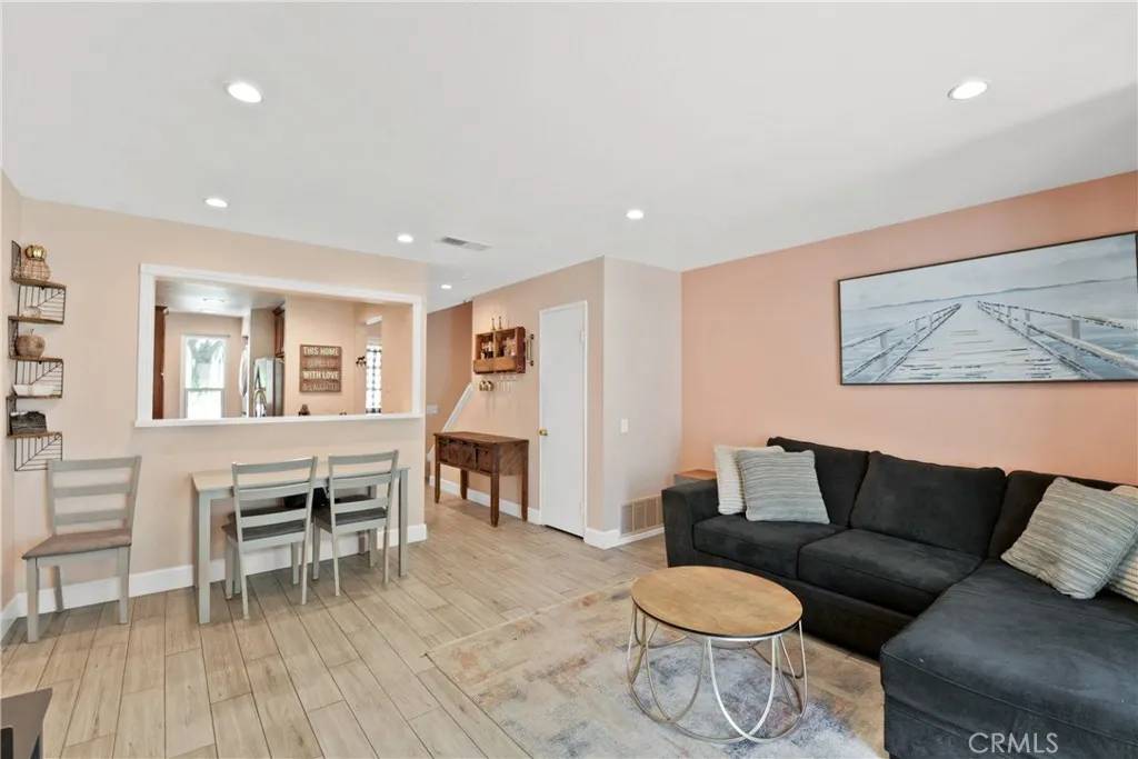 Aliso Viejo, CA 92656,101 Abbeywood Lane