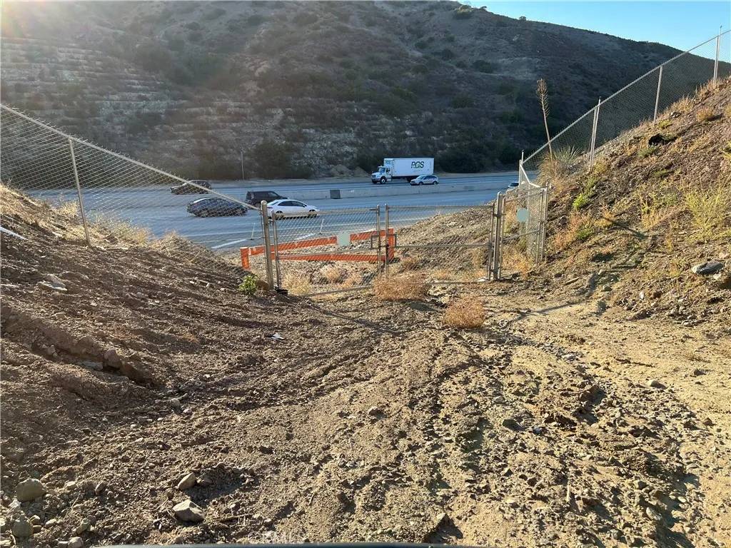 Sunland, CA 91040,10171 N Sherman Grove